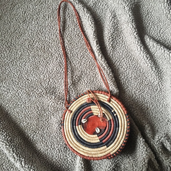 VINTAGE | Handmade Rattan Leather Circle Woven Bag - Picture 6 of 7